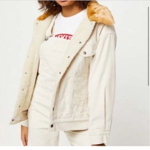 Levi’s corduroy jacket with faux fur collar